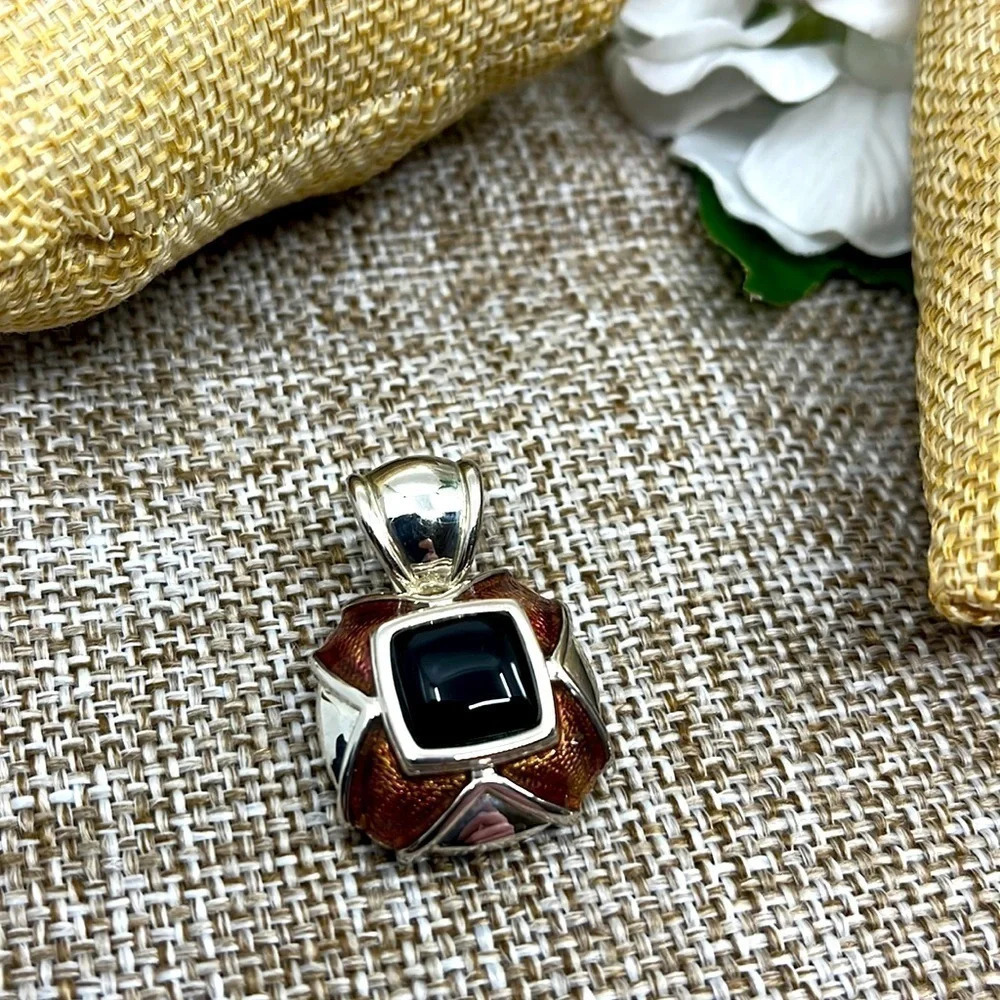 Square Modernist Sterling Silver Pendant โจ - Picture 3 of 10